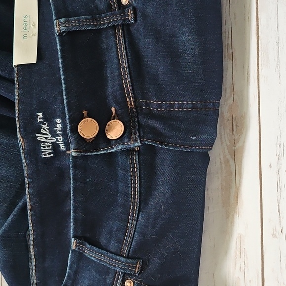 Maurices Everflex Flare Dark Wash Distressed Hem Jeans NWT - Picture 11 of 16